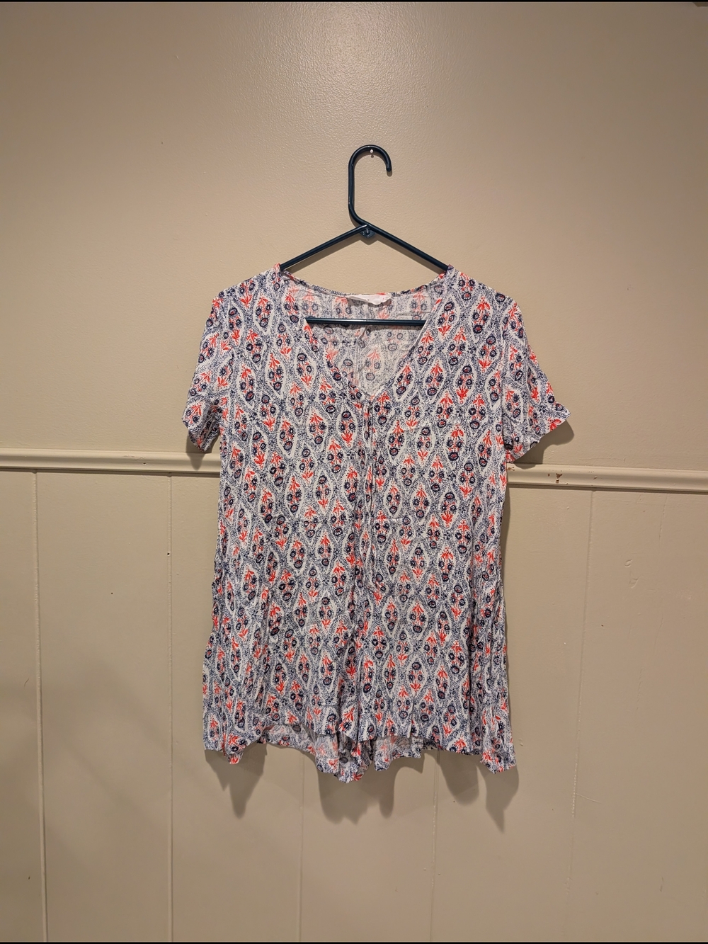 Lush Women's Short Sleeve V-Neck Printed Romper Coral & Navy